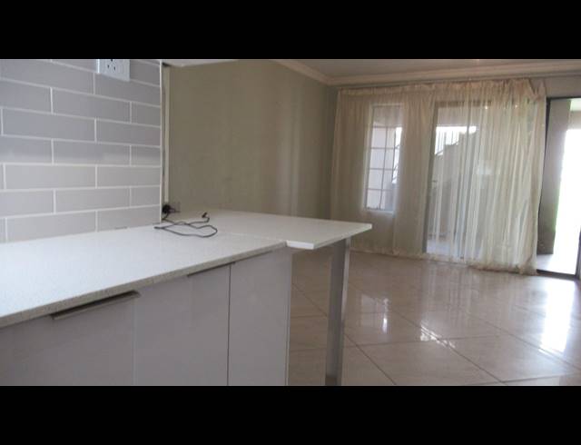 2 BEDROOM TOWNHOUSE FOR SALE IN ELANDSPARK